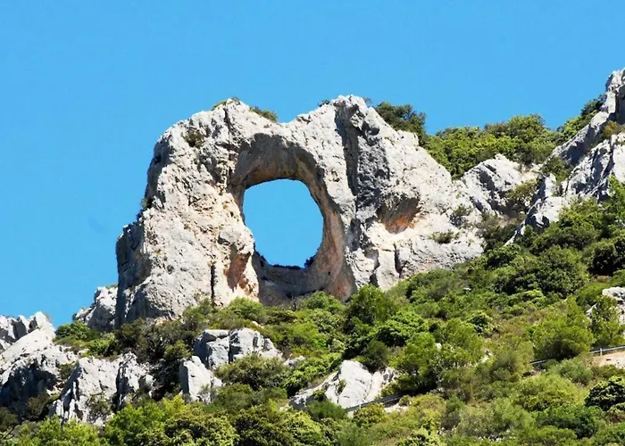 Canne Al Vento Bed & Breakfast Galtellì