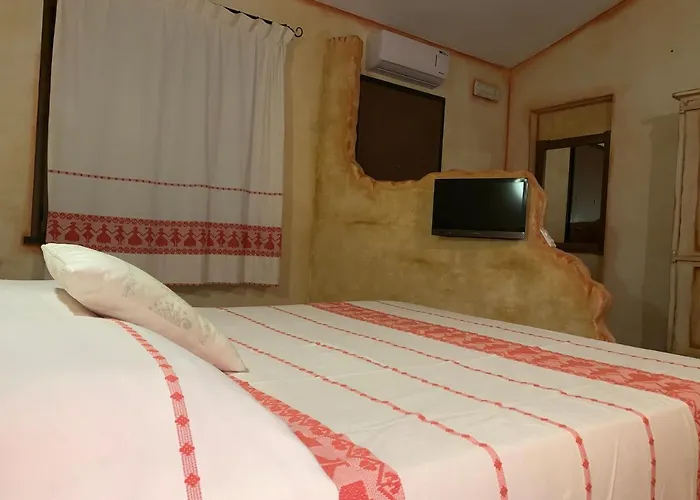 Canne Al Vento Bed & Breakfast Galtellì